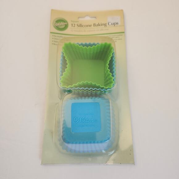 Wilton Silicone Muffin Baking Cup Lot Of 30 Hearts Flowers Squares Multi-Color - Picture 2 of 12